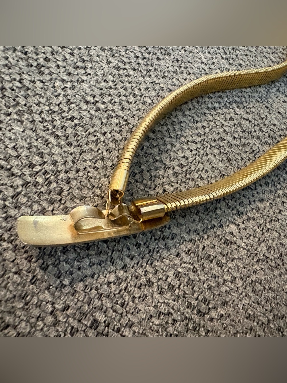 vintage gold-tone stretch snake chain belt - Picture 5 of 9